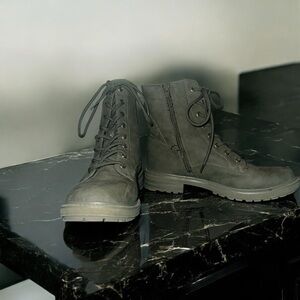 Olive Green GBG Los Angeles Boots Size 9.5